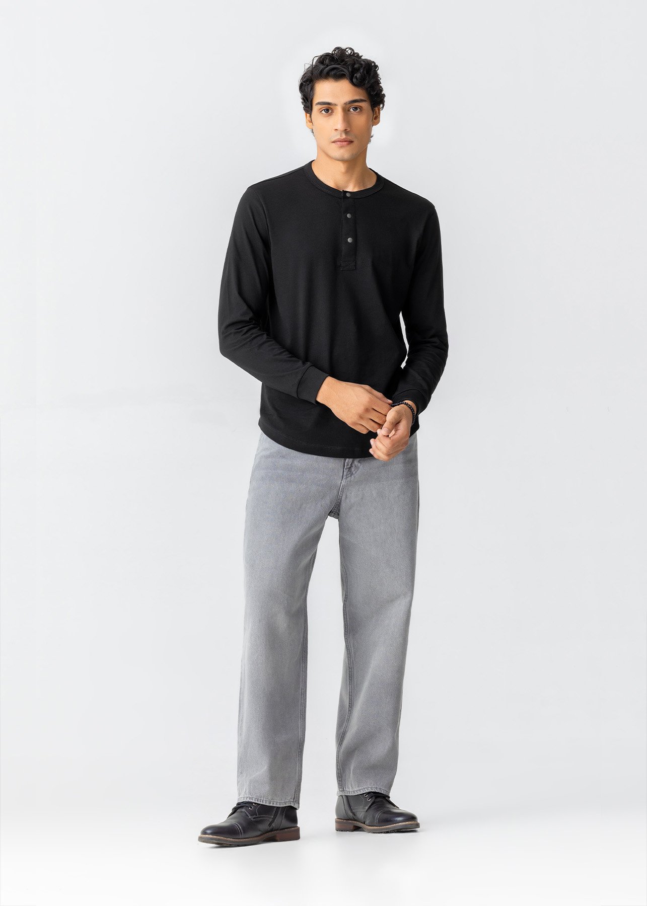 March - Classic Henley